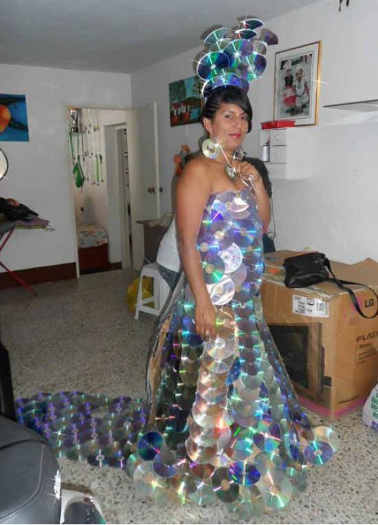 Bootlegged dress