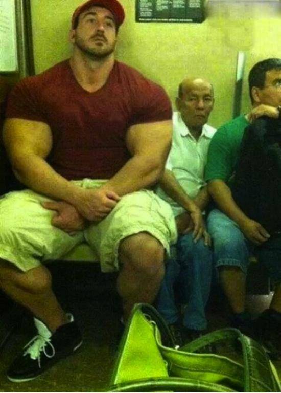 Looks like Mr. Lee is not biceptual.