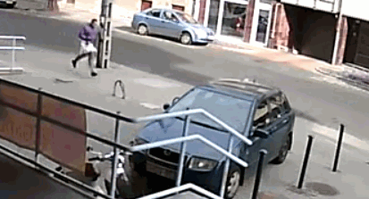 Bank robbery in Hungary. And you thought American security guards were bad (wait for it)