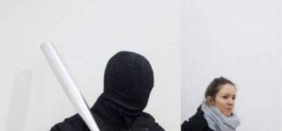 Artist tricks people with interesting sculptures to observe human psychological behavior