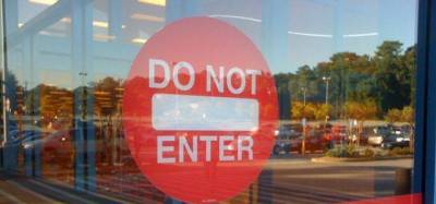 8 funny and contradictory signs in everyday life