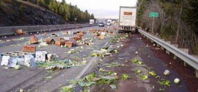 8 trucks accidents that made quite a mess 