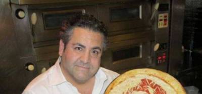Pizza artist creates pizza portraits of famous people with tomato and cheese