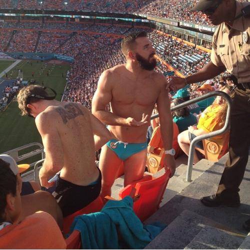 Miami Dolphins fan kicked out for wearing Speedo at the Stadium