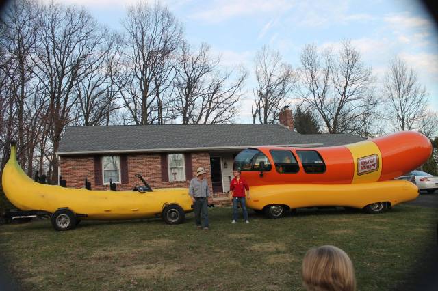 Oscar Mayer Weiner Mobile (Banana For Scale)