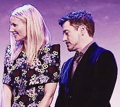 When Robert Downey Jr. gets bored on stage
