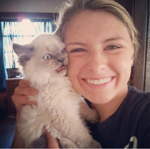 Cats love me.