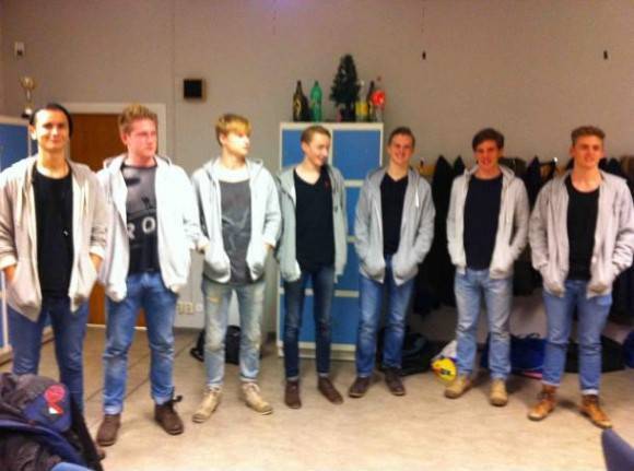 7 of my classmates acidentially had really similar clothing today