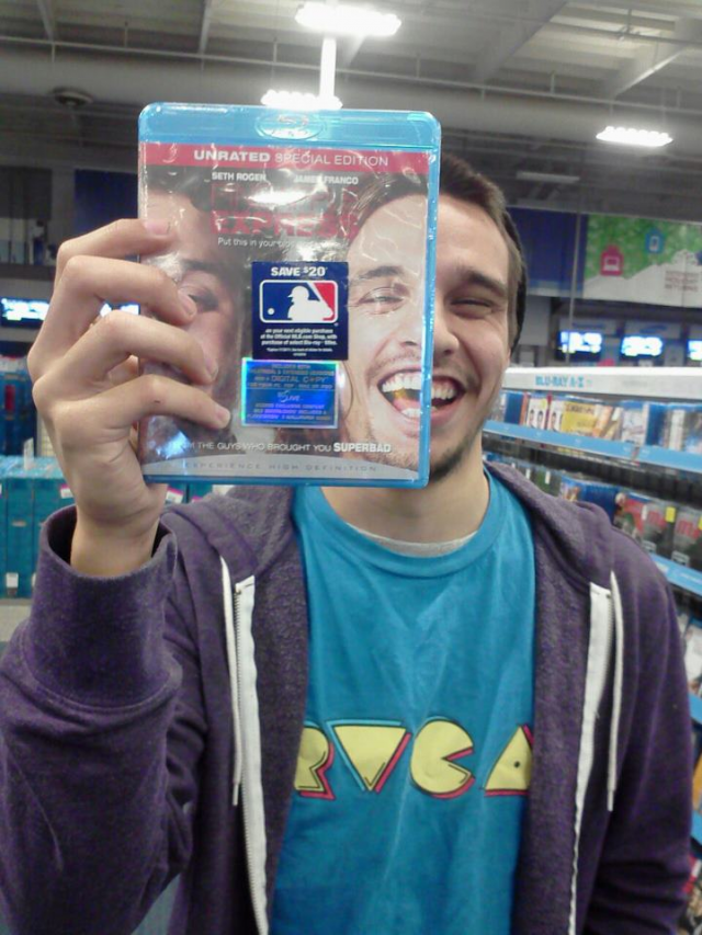 Everyone says i look like him, took this pic for a laugh.