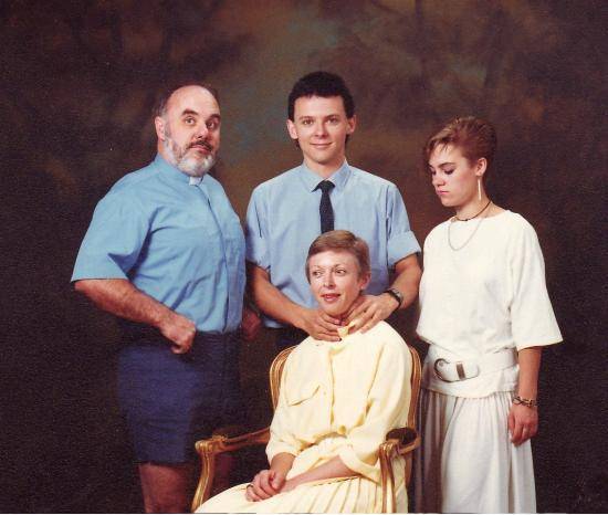 The only creepy part is the daughters look. Like she really wants it to happen.