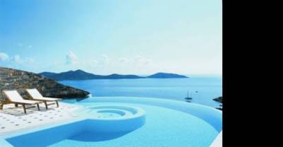 Top 15 luxurious swimming from around the world