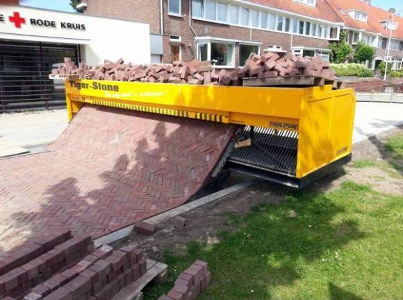 The amazing Tiger Stone brick laying machine!
