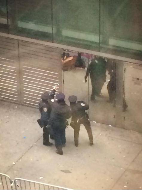 Even the NYPD likes taking mirror selfies