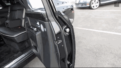 Rolls Royce Phantom has a convenient feature