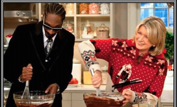 yep.. that's Snoop Dogg making a cake.