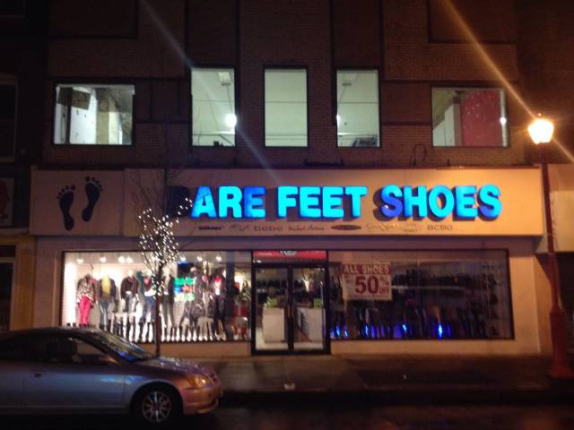 the light burned out in this sign made it quite contemplative.