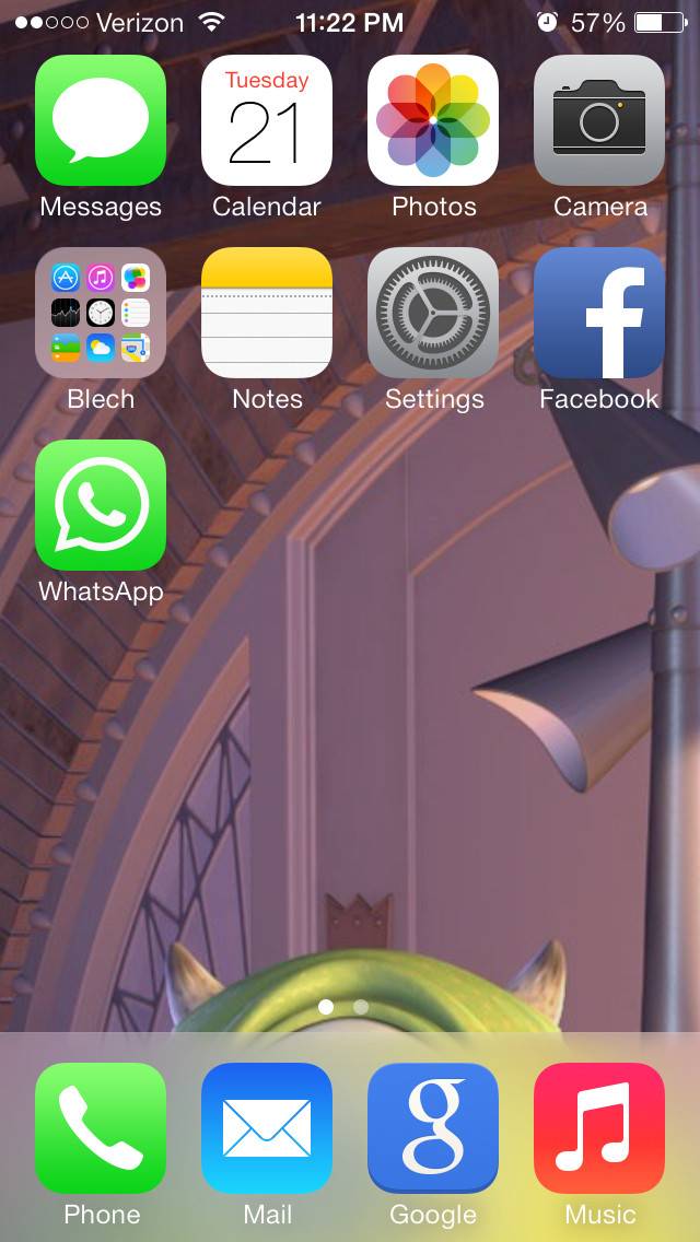 I can't believe it....... I'M ON A WALLPAPER!!!