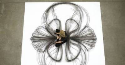 She Stretches And Glides Her Body Over A Blank Canvas. When I Realized What She Was Creating, I Was Blown Away 