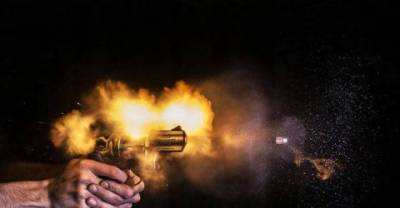  Great Images of the Moment a Bullet Leaves a Gun