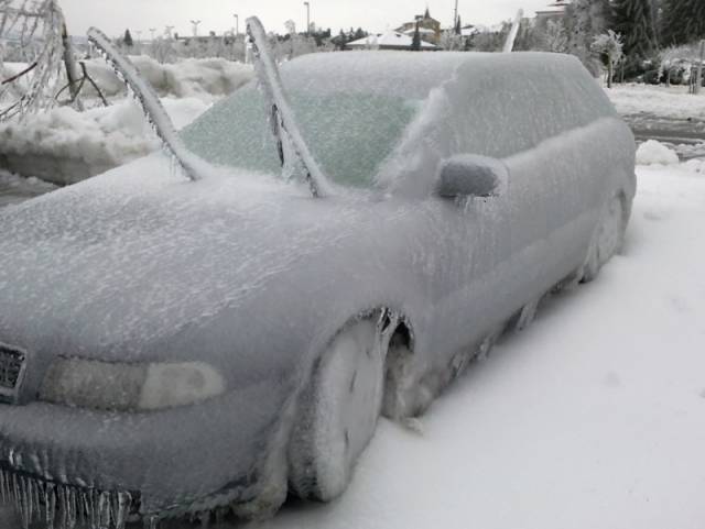 Put your wipers up they said, it prevent from freezing they said.