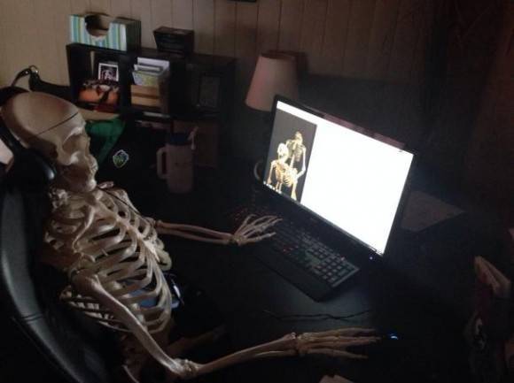 My wife brought home a life size skeleton replica, this is what I walked in on.