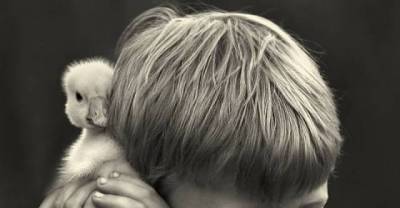 Magical pictures taken by a Russian mother of her kids and farm animals