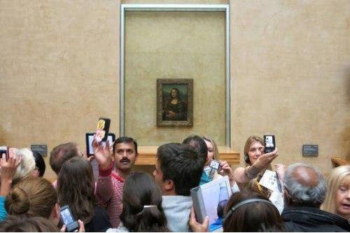 Selfies with Mona Lisa