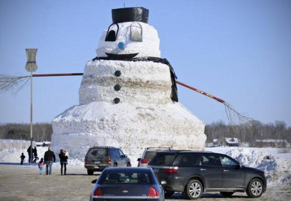 We still doing giant snowmen? I'm pretty sure this qualifies.