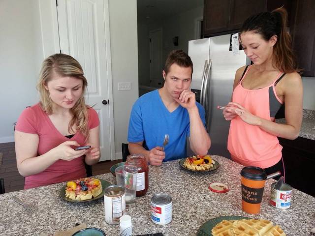 I hate Instagram, let me eat.