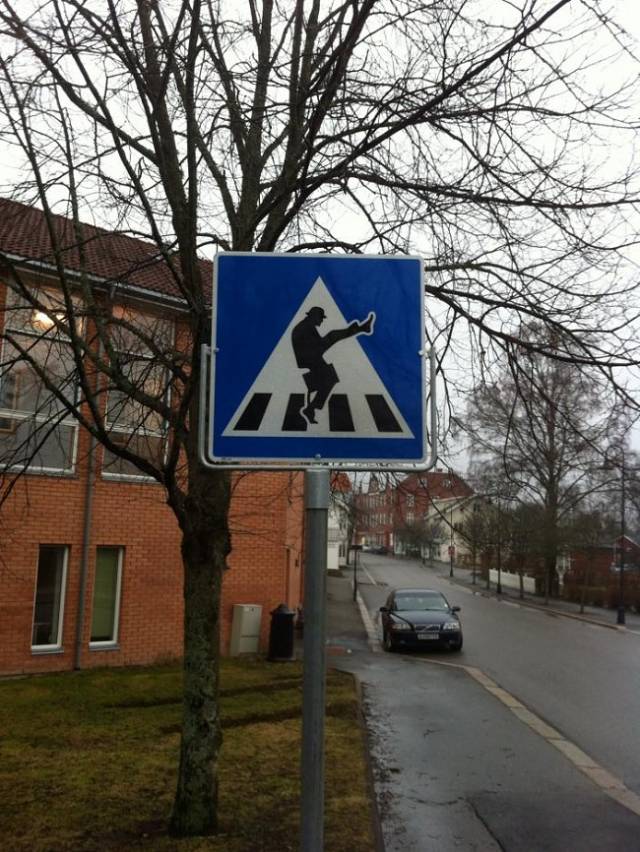 Eastern Norway now has silly walk crossing signs