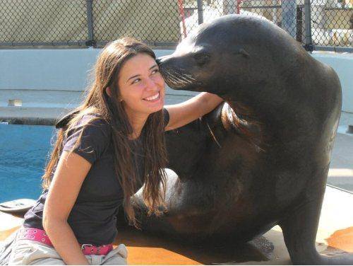 This cute girl and the sea lion ! awwww