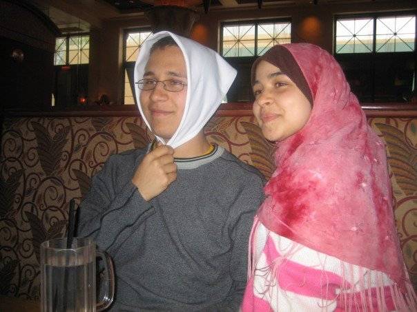 My sister kept getting nasty looks while we were eating at a restaurant, so I decided to help her out