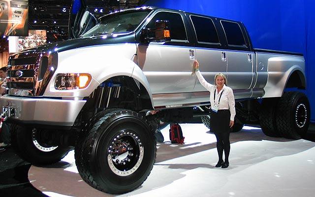 12 yards long, 2 lanes wide, 65 tons of American pride! Canyonero! Canyonero!