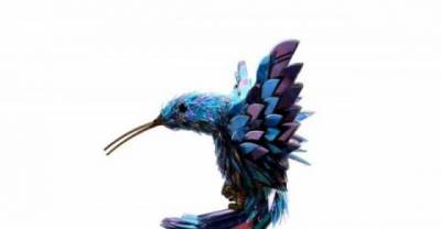 Look At What Beautiful Animal Sculptures Are Created From Broken Shards Of Glass