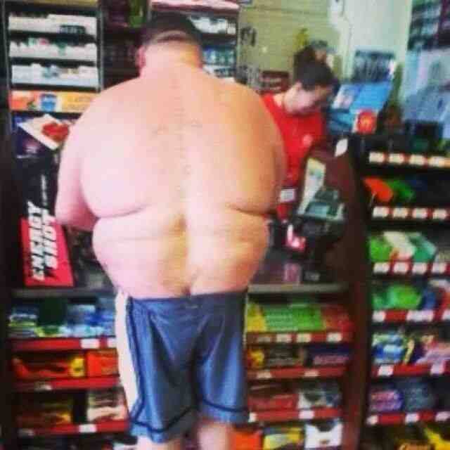 The sh*t you see in South Carolina gas stations...even the clerk can't keep it together.