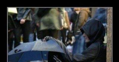 Heart Warming Pictures Of The Homeless And Their Dogs