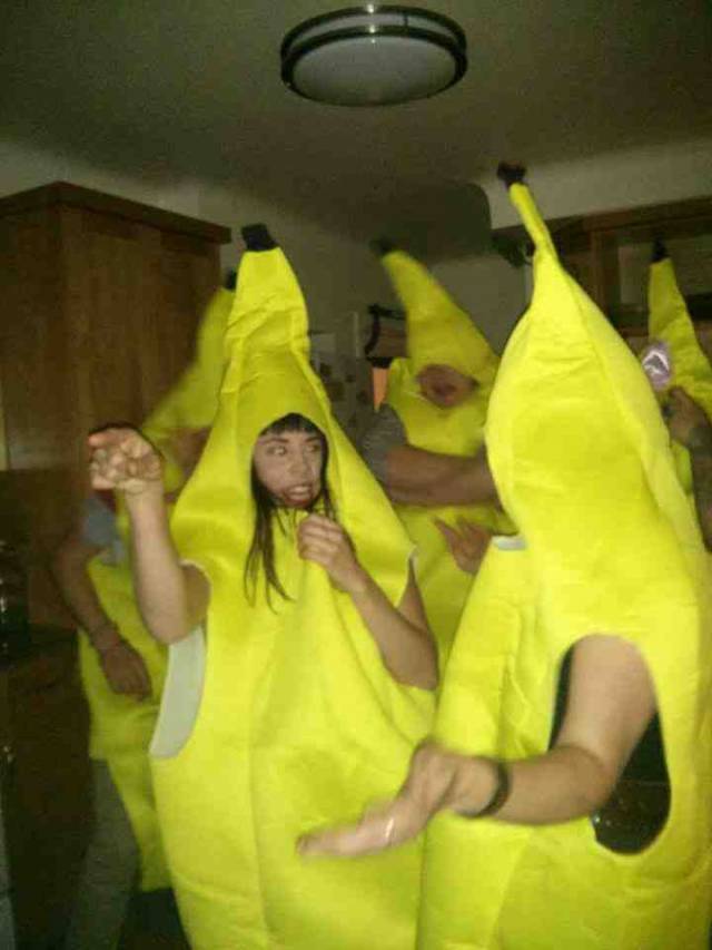 2:20 am: My sister decides I should know how her party is going