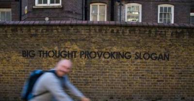You will laugh at these sarcastic street art and their creator's sense of humor