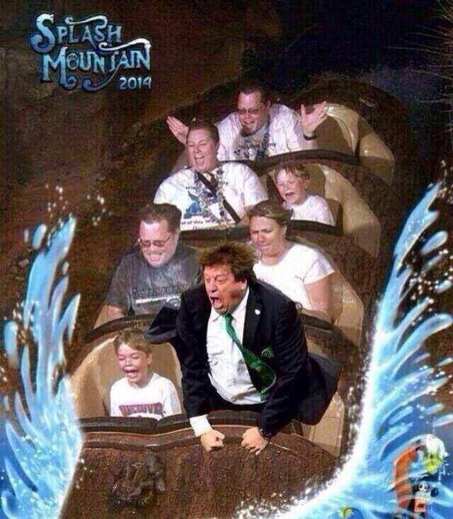 Mexico's coach spotted at splash mountain