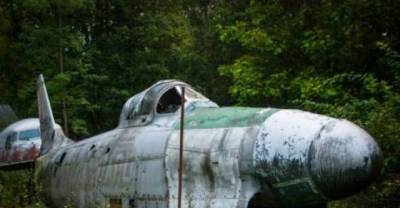 These amazing and abandoned WWII Fighter Planes Rusting Into History