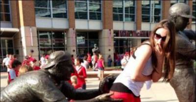 People Acting So Funny With These Sculptures...
