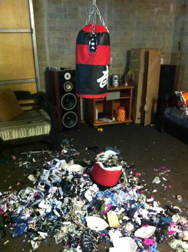 This is what happens when you buy a $20 punching bag from China