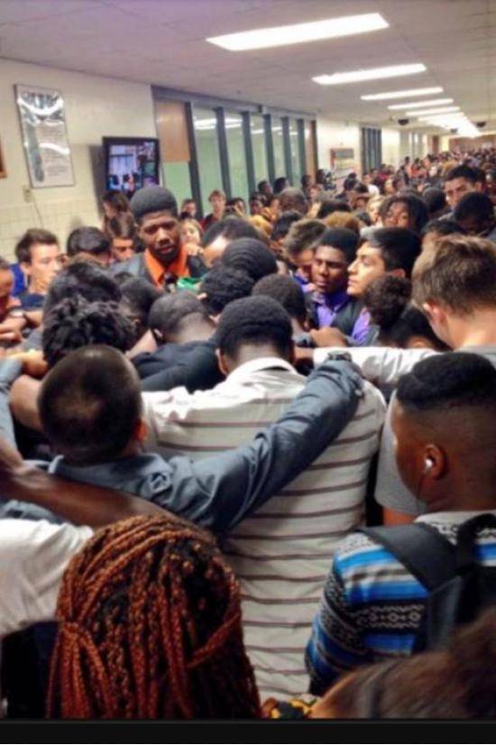 the halls of a high school in Texas filled with students supporting their classmate after his mother lost her battle with cancer