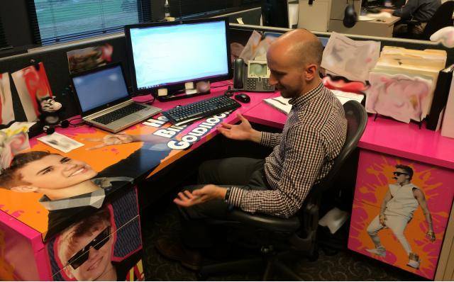 Justin Bieber Vinyl Wrap Desk Birthday Prank