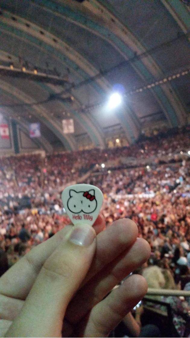 I caught Slash's guitar pick in Atlantic City. Thought I'd share :)