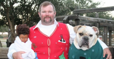 14 Hilariously Awkward Christmas Cards