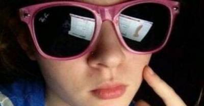 10 People Who Failed To Check The Background Of Their Selfie