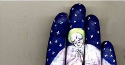 Top 10 Fabulous Drawings On The Palms. #8 is Awesome