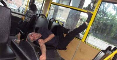 14 LOL People Picked The Weirdest Places To Sleep