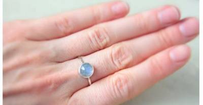 20 Gorgeous Engagement Rings That Cost Under $100